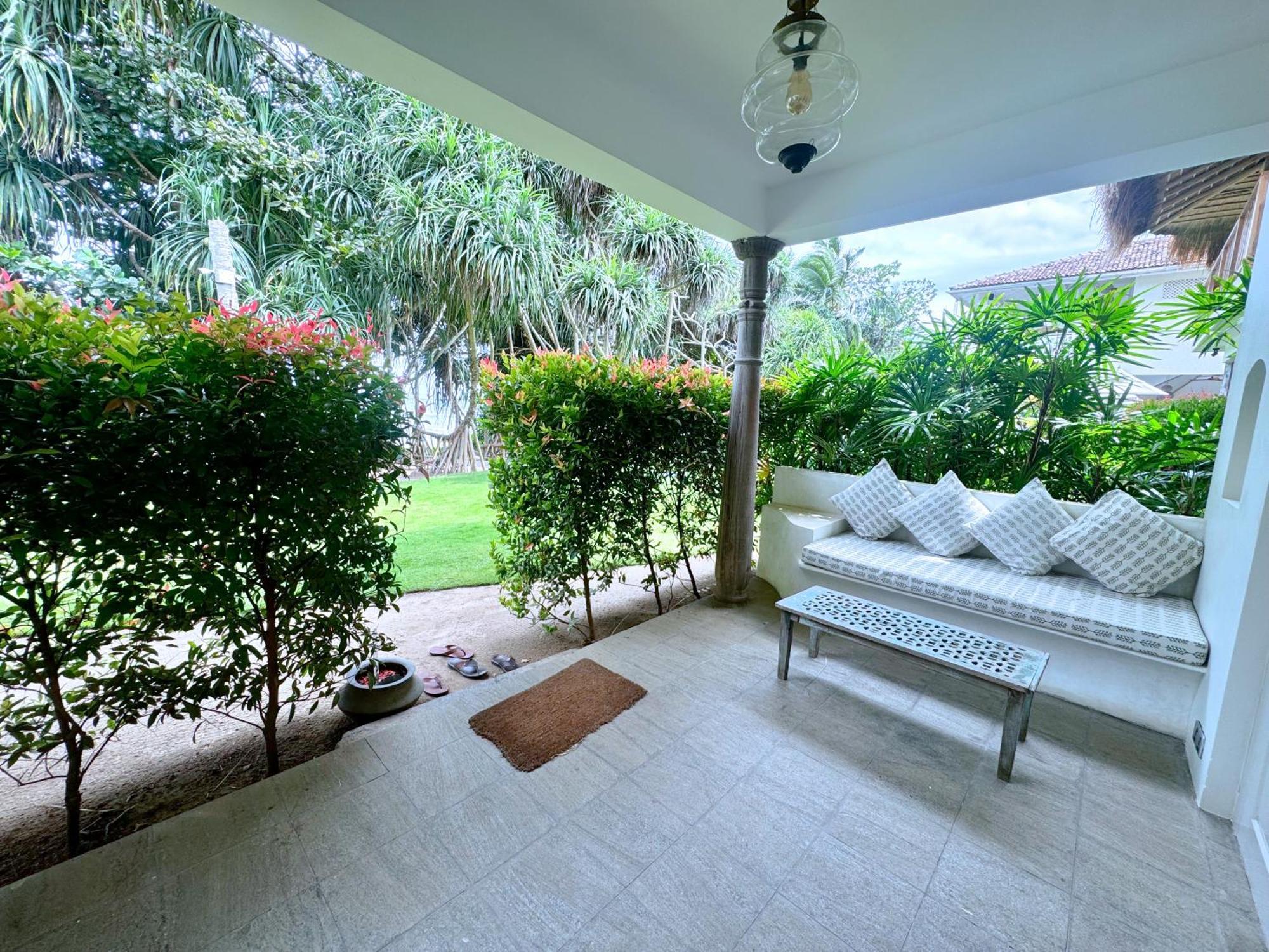 Halcyon Mawella Hotel Tangalle Exterior photo